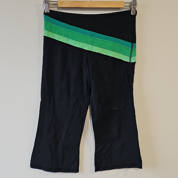 lululemon athletica Pants - lululemon athletica 26x21 Black Cropped Leggings